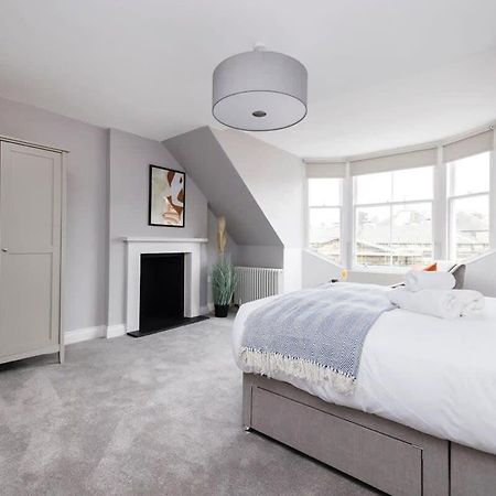 Dragon Suites - City Centre Castle View 1 Bed Apartment 에든버러 외부 사진