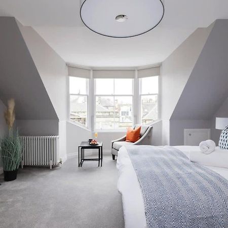 Dragon Suites - City Centre Castle View 1 Bed Apartment 에든버러 외부 사진