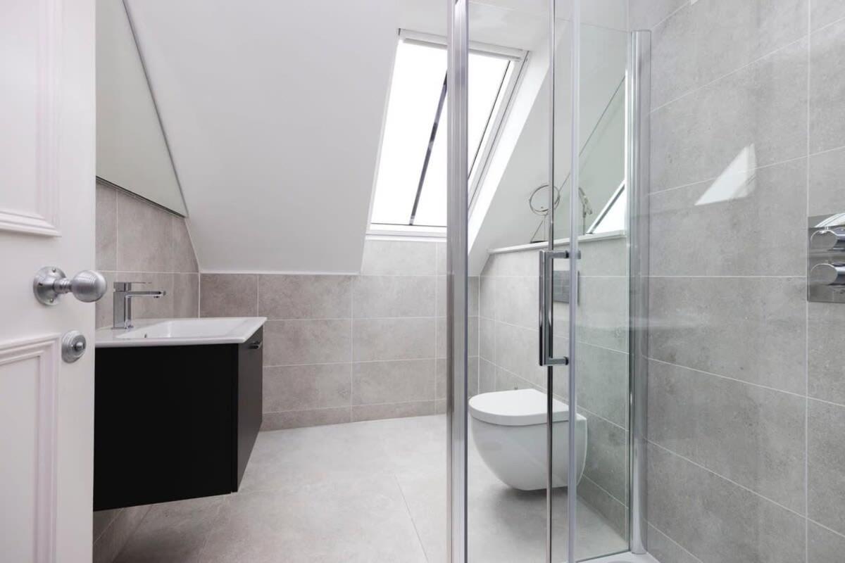 Dragon Suites - City Centre Castle View 1 Bed Apartment 에든버러 외부 사진